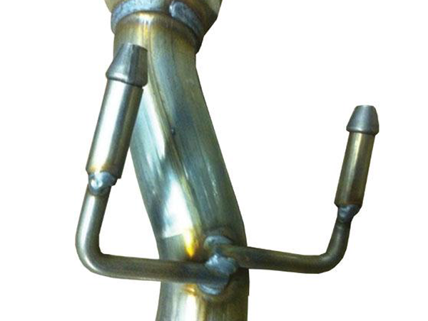 Correctly hanging exhaust brackets prevent movement